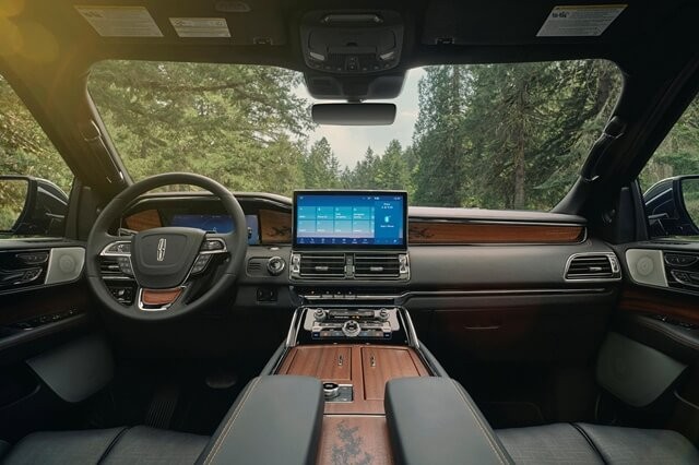 noi-that-xe-lincoln-navigator