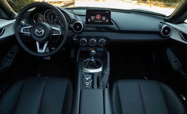 noi-that-xe-mazda-mx-5-miata