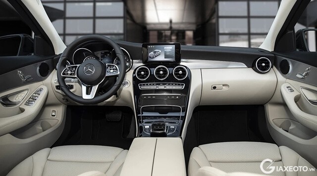 noi-that-xe-mercedes-benz-c180-amg