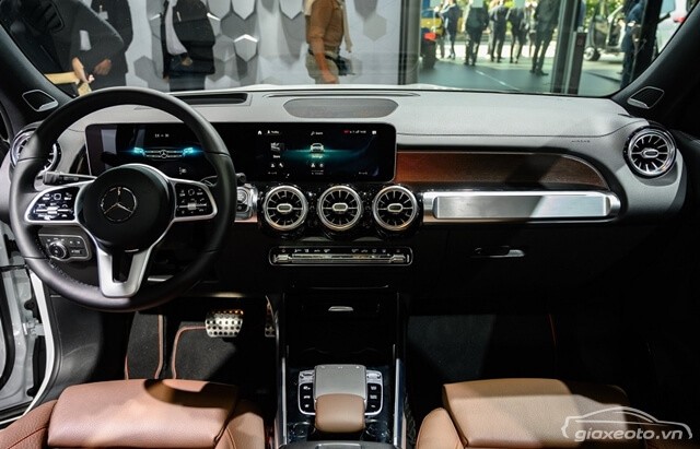 noi-that-xe-mercedes-benz-glb200