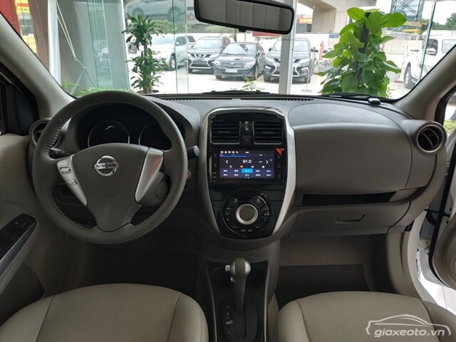 noi-that-xe-nissan-sunny