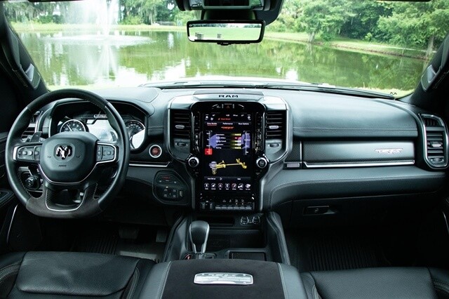 noi-that-xe-ram-1500-trx