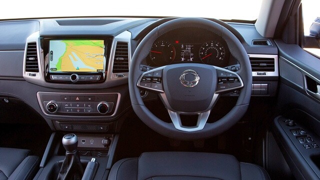 noi-that-xe-ssangyong-musso