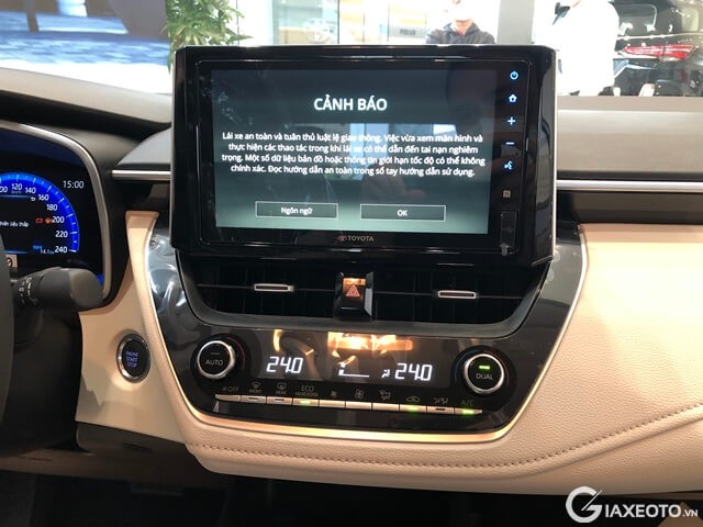 noi-that-xe-toyota-altis-2022