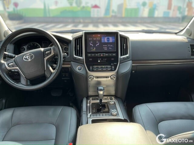 noi-that-xe-toyota-land-cruiser-2021