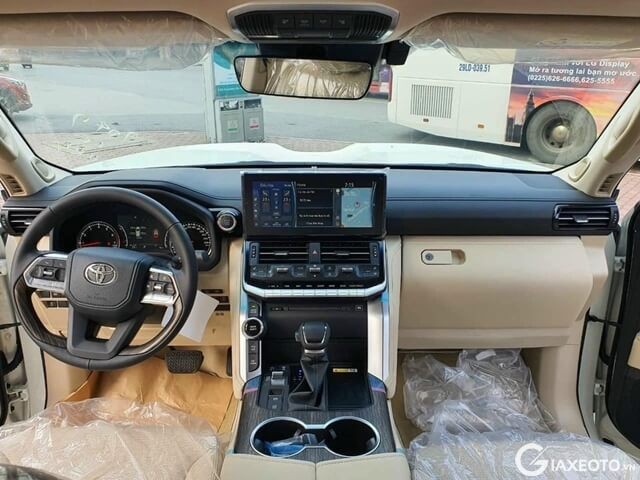 noi-that-xe-toyota-land-cruiser-the-he-moi