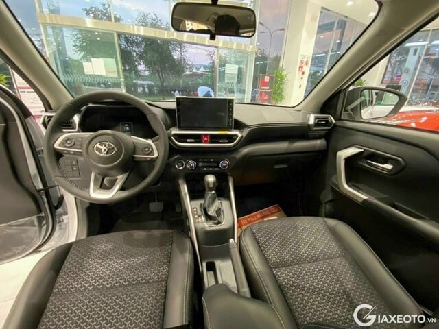 noi-that-xe-toyota-raize-2025
