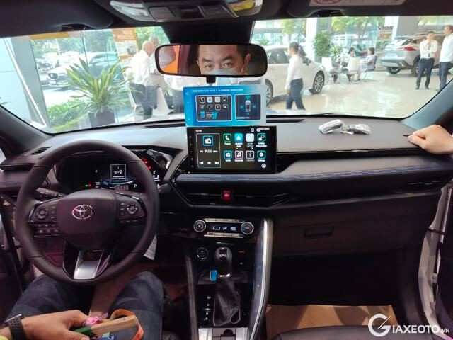 noi-that-xe-toyota-yaris-cross-hybrid