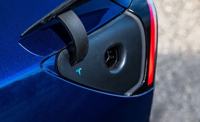 o-sac-xe-Tesla-Model-3