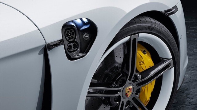 o-sac-xe-porsche-taycan