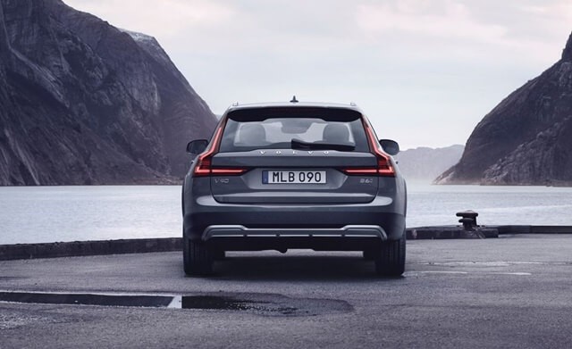 phan-duoi-xe-volvo-v90-2021