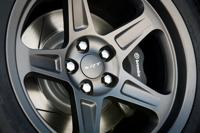 phanh-xe-dodge-challenger-srt-hellcat