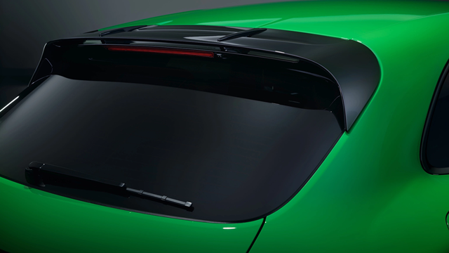 porsche-macan-ban-xang-canh-gio