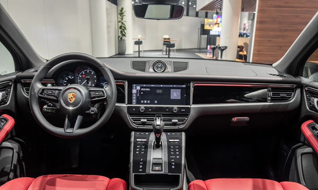 porsche-macan-ban-xang-noi-that-khoang-lai