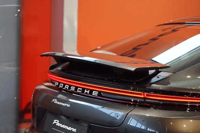 porsche-panamera-the-he-moi-canh-gio