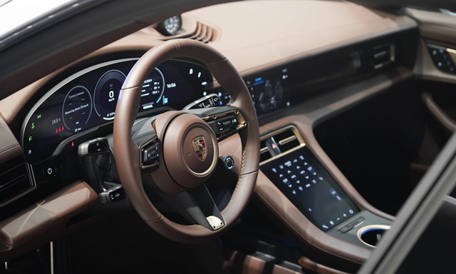 porsche-taycan-noi-that-khoang-lai