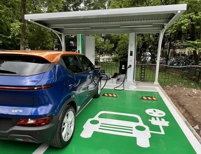 pv-power-lam-tram-sac-xe-dien