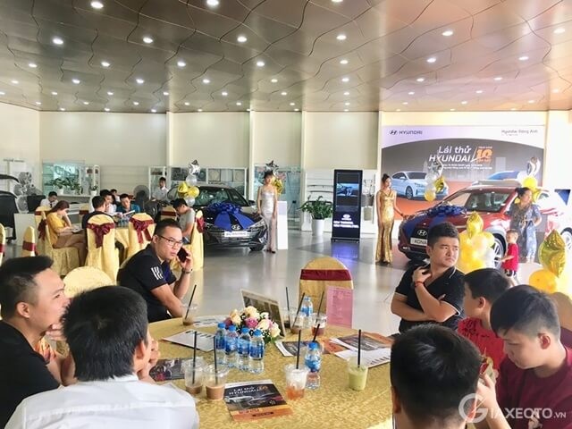 showroom-hyundai-dong-anh