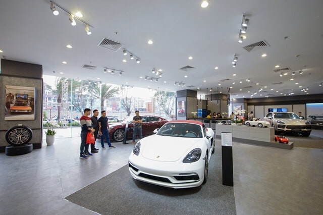 showroom-porsche-ha-noi