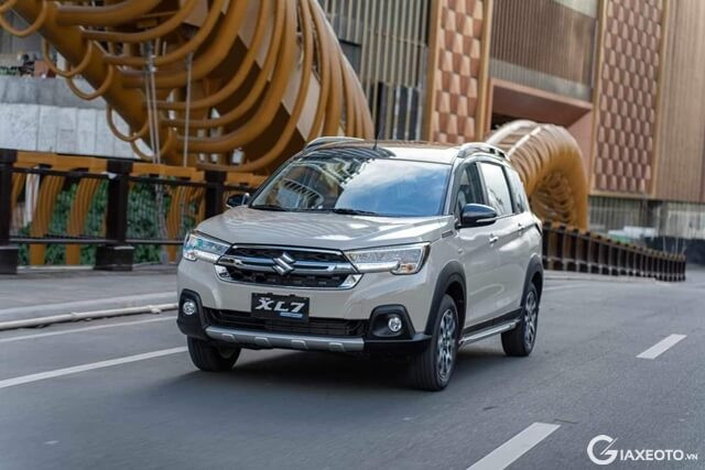 suzuki-xl7-hybrid-ra-mat