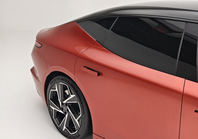 tay-nam-cua-lynk-co-07