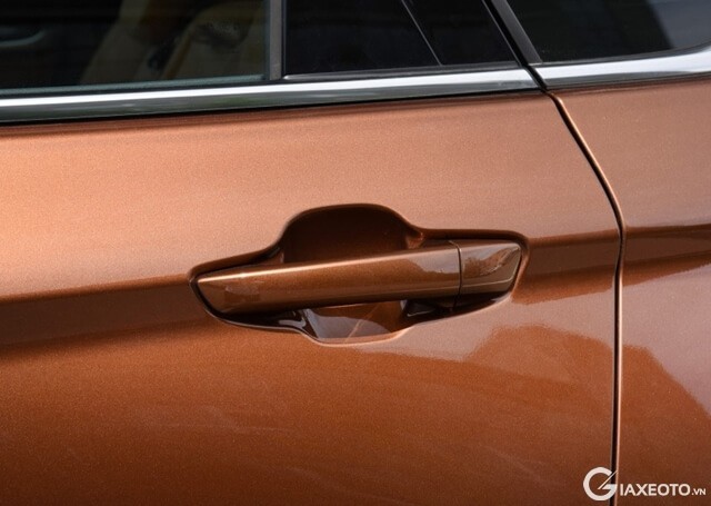 tay-nam-cua-xe-brilliance-v7