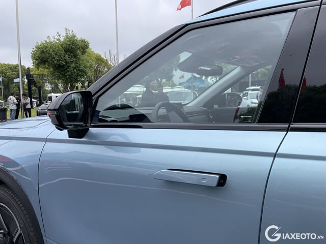 tay-nam-cua-xe-jaecoo-j7-phev