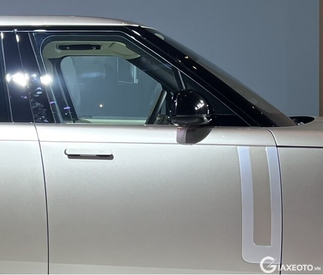 tay-nam-cua-xe-range-rover-2023