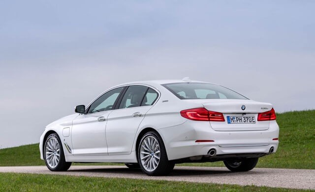 than-xe-BMW-530e-plug-in-hybrid