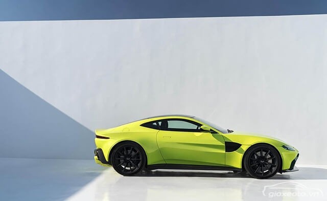 than-xe-aston-martin-vantage