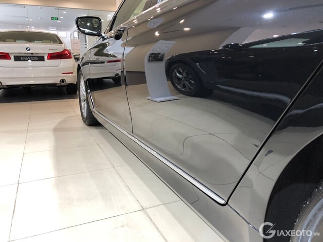 than-xe-bmw-730li-mau-den