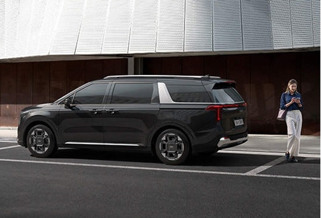 than-xe-kia-carnival-2025