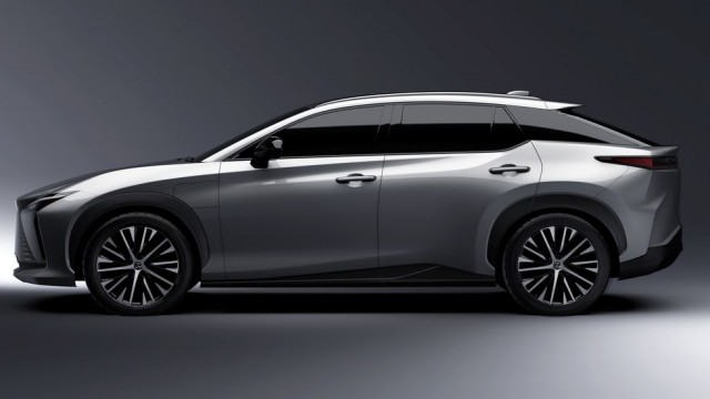 than-xe-lexus-rz-450e