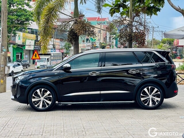 guong-chieu-hau-ngoai-xe-peugeot-5008