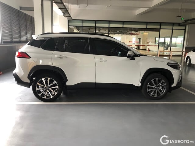 hong-xe-toyota-corolla-cross-2020.