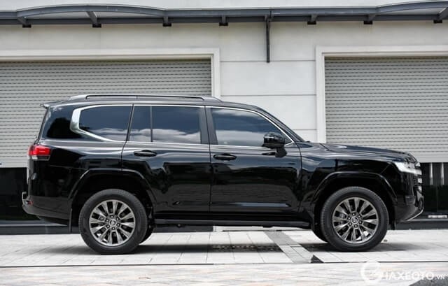 than-xe-toyota-land-cruiser-j300