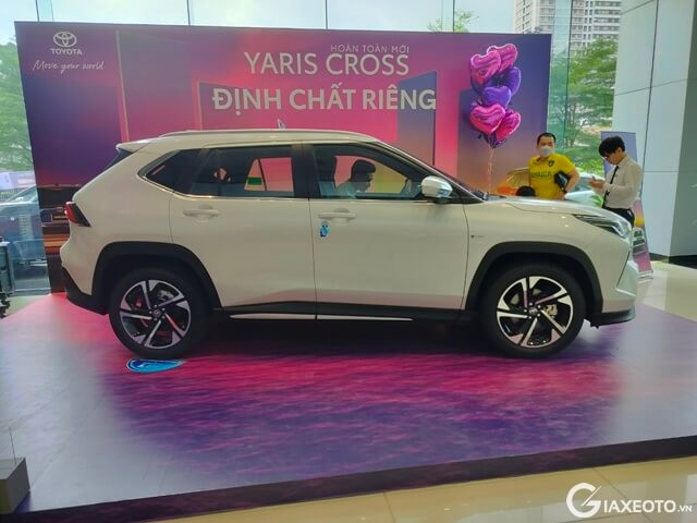 than-xe-toyota-yaris-cross-hybrid