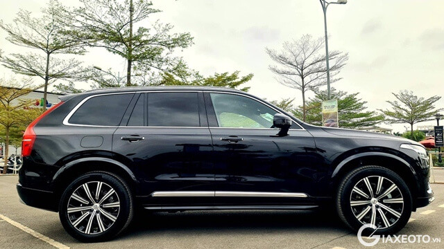 than-xe-volvo-xc90-2025-mau-den