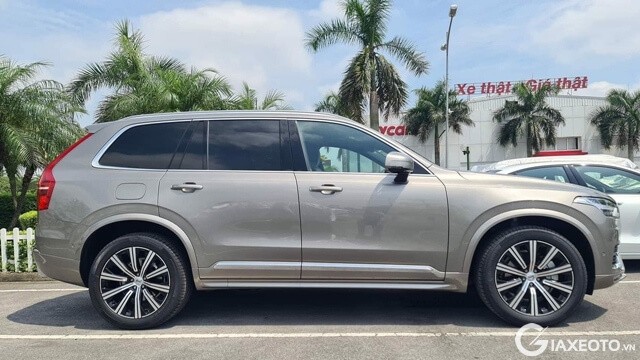 than-xe-volvo-xc90-mau-be-vang