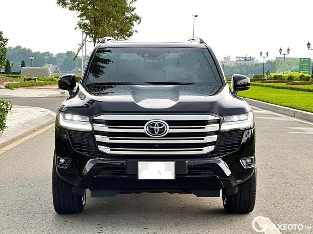 thiet-ke-dau-xe-toyota-land-cruiser-2023-mau-den