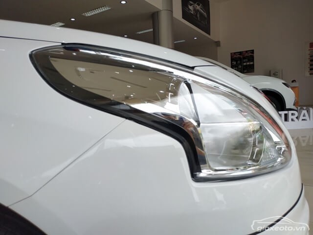 thiet-ke-den-xe-nissan-sunny