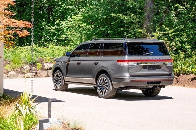 hong-xe-lincoln-navigator
