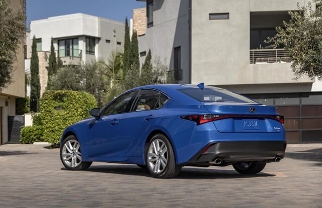 thiet-ke-xe-Lexus-IS300