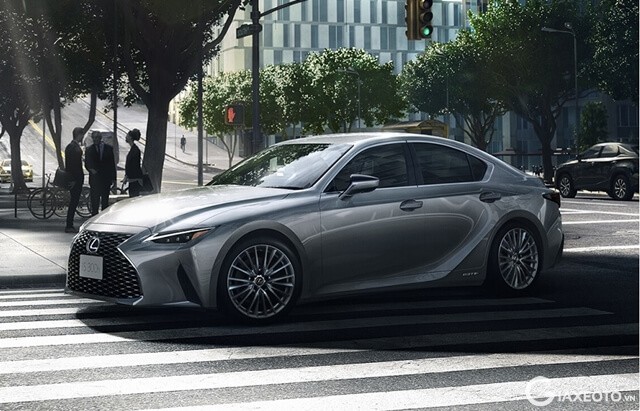 thong-so-ky-thuat-lexus-is300h