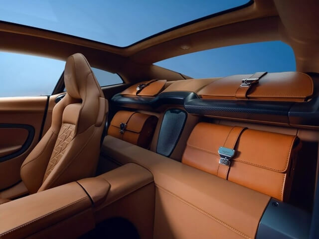 tien-nghi-xe-aston-martin-vanquish-2025