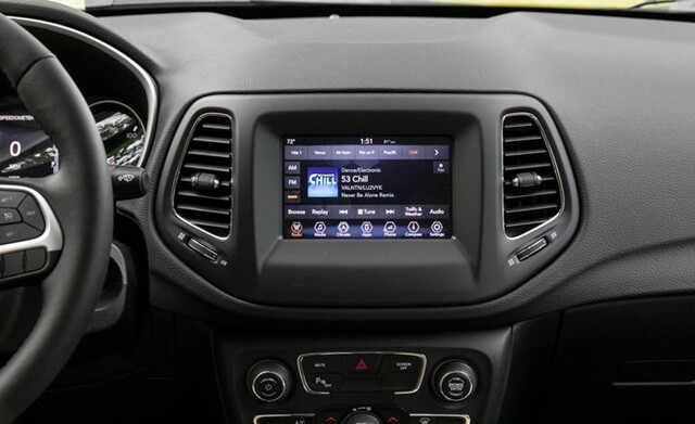 tien-nghi-xe-jeep-compass