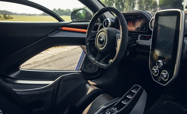 tien-nghi-xe-mclaren-senna