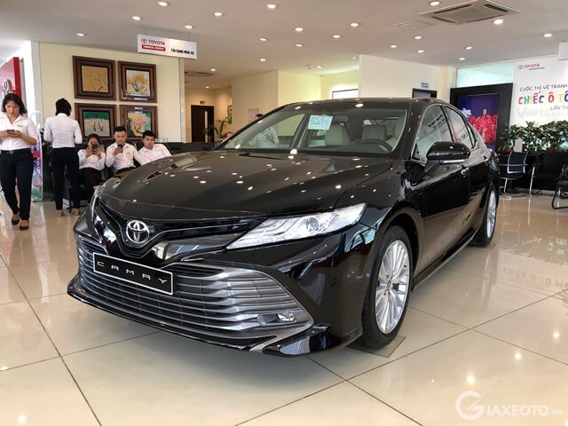 gia xe toyota camry