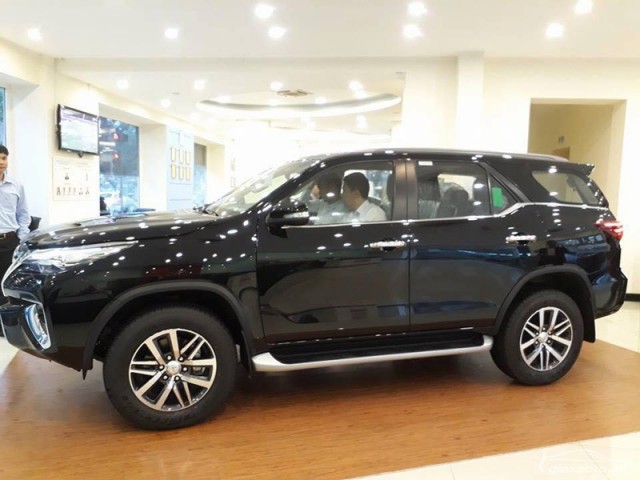 toyota-fortuner-tai-showroom-toyota-hoan-kiem