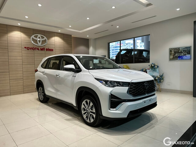 toyota-innova-hev-hybrid-ra-mat